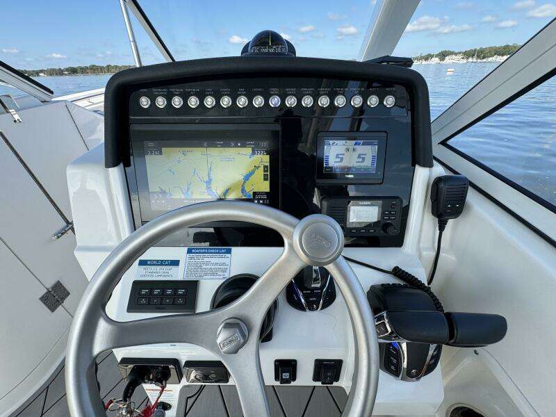 29ft World Cat Yacht For Sale
