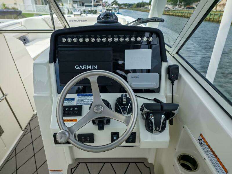 29ft World Cat Yacht For Sale