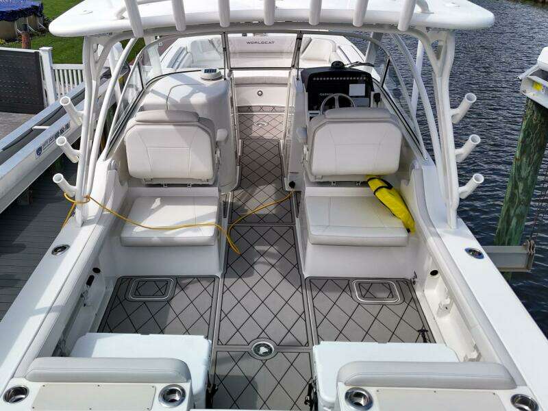 29ft World Cat Yacht For Sale