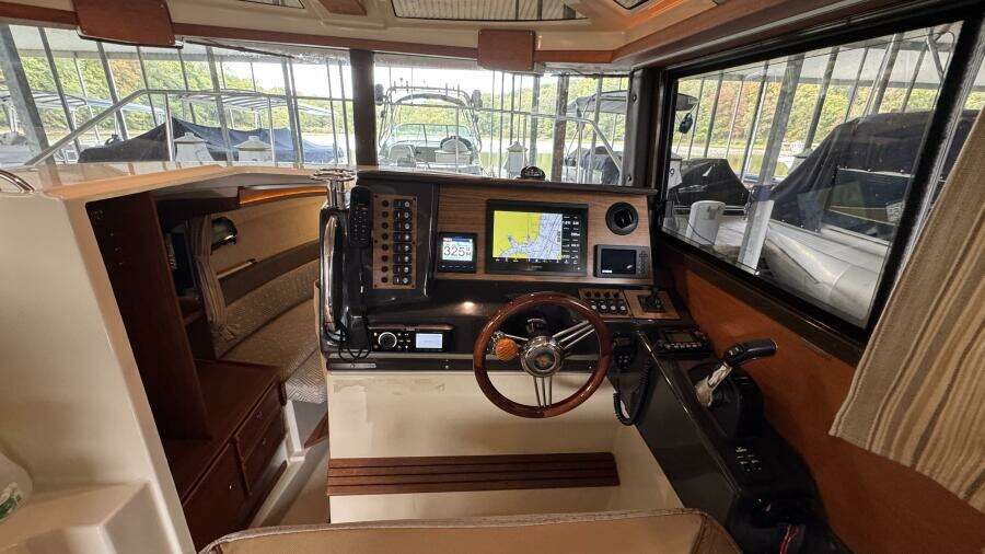 Helm Station