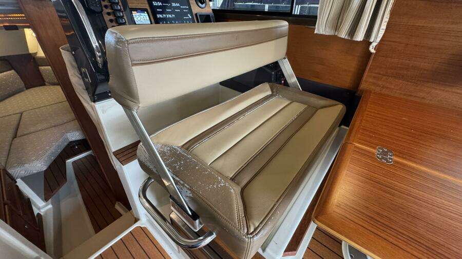 Reversible Companion Seat