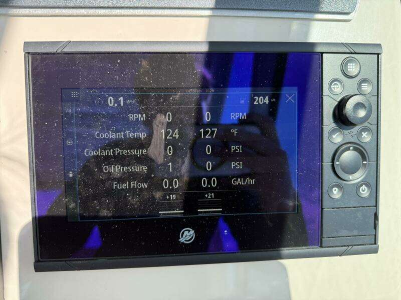 32ft Boston Whaler Yacht For Sale