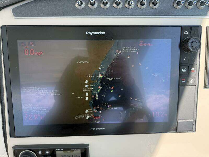 32ft Boston Whaler Yacht For Sale