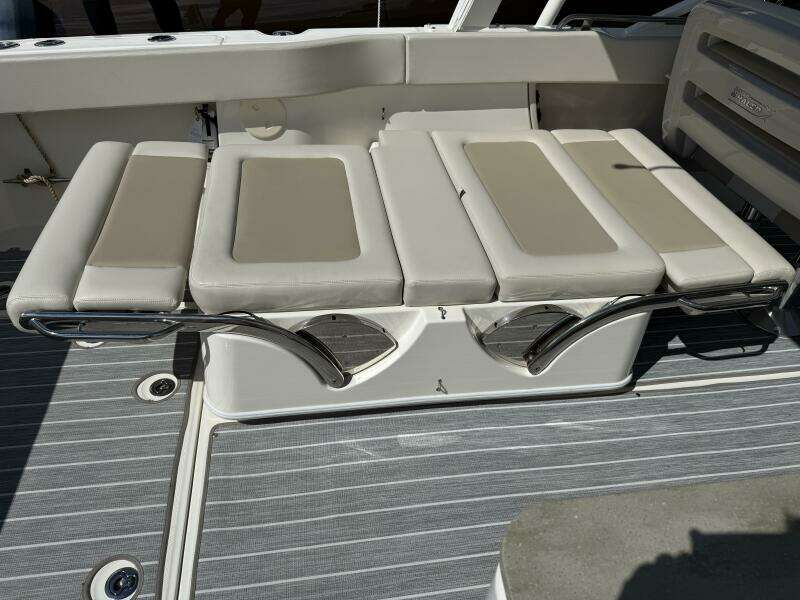32ft Boston Whaler Yacht For Sale