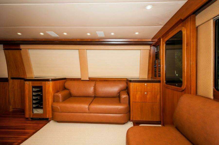2010 Spencer 57 Convertible- Perra Mala- Salon