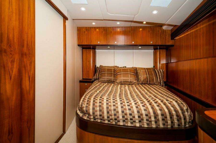 2010 Spencer 57 Convertible- Perra Mala- Master Stateroom