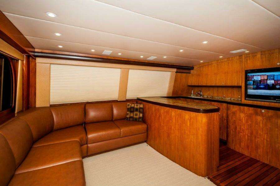2010 Spencer 57 Convertible- Perra Mala- Salon