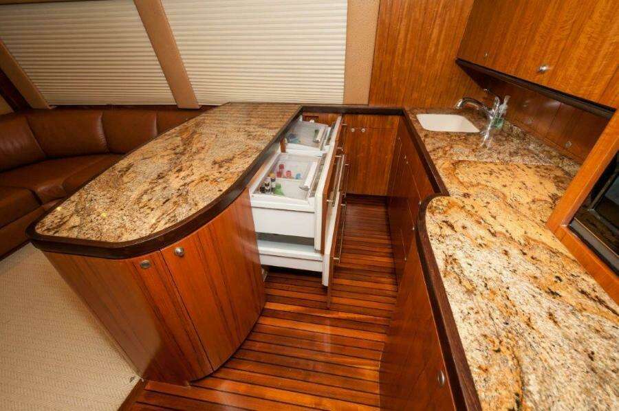 2010 Spencer 57 Convertible- Perra Mala- Galley