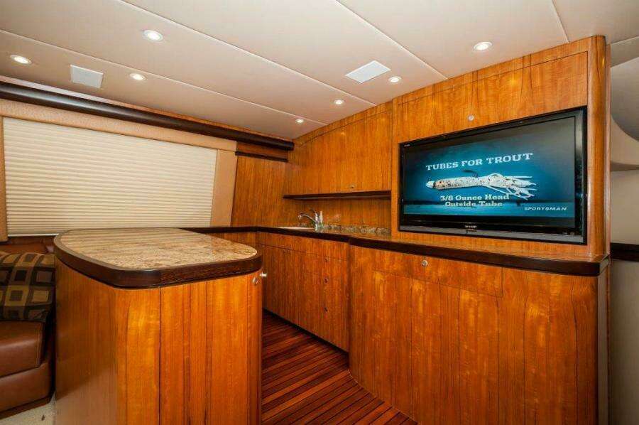 2010 Spencer 57 Convertible- Perra Mala- Galley