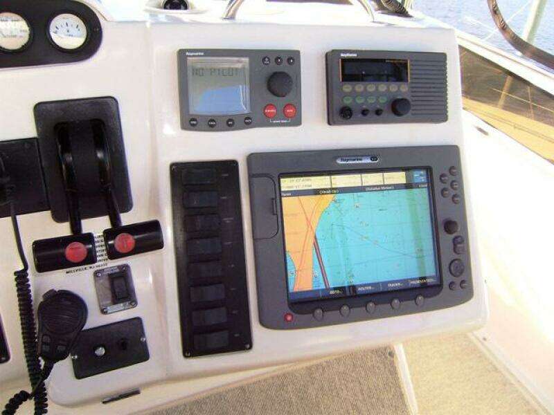 DUNAC S MINNI CONN III 42ft Silverton Yacht For Sale