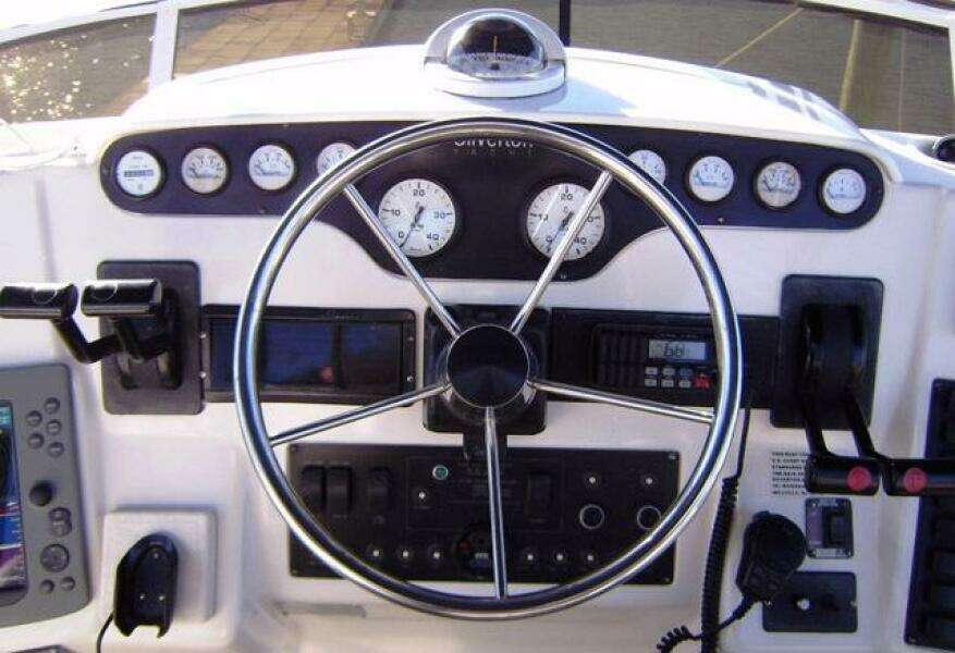 DUNAC S MINNI CONN III 42ft Silverton Yacht For Sale