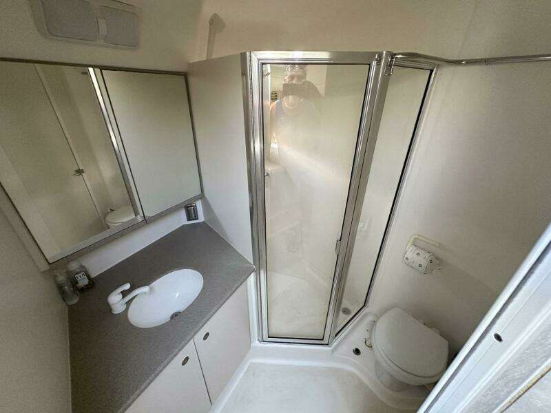 DUNAC S MINNI CONN III 42ft Silverton Yacht For Sale