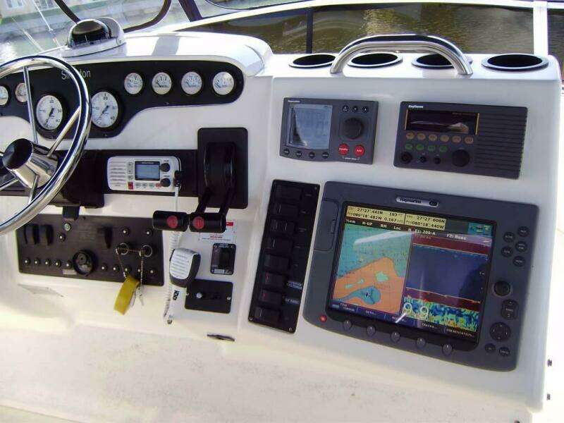 DUNAC S MINNI CONN III 42ft Silverton Yacht For Sale