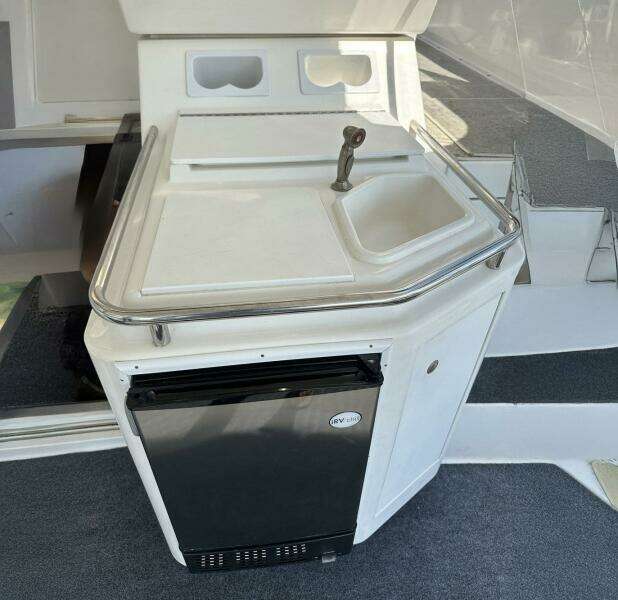 DUNAC S MINNI CONN III 42ft Silverton Yacht For Sale