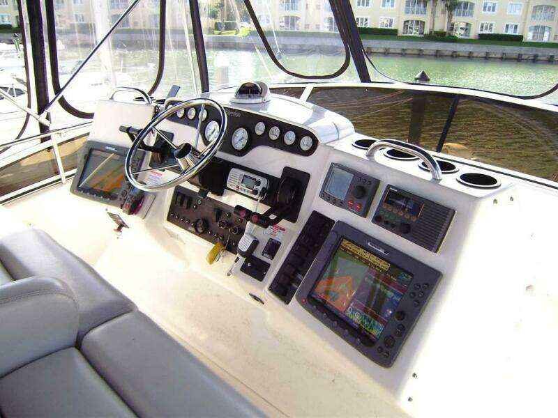 DUNAC S MINNI CONN III 42ft Silverton Yacht For Sale