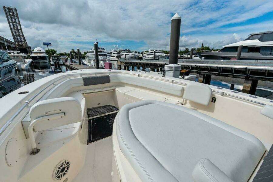 35ft Cobia Yacht For Sale