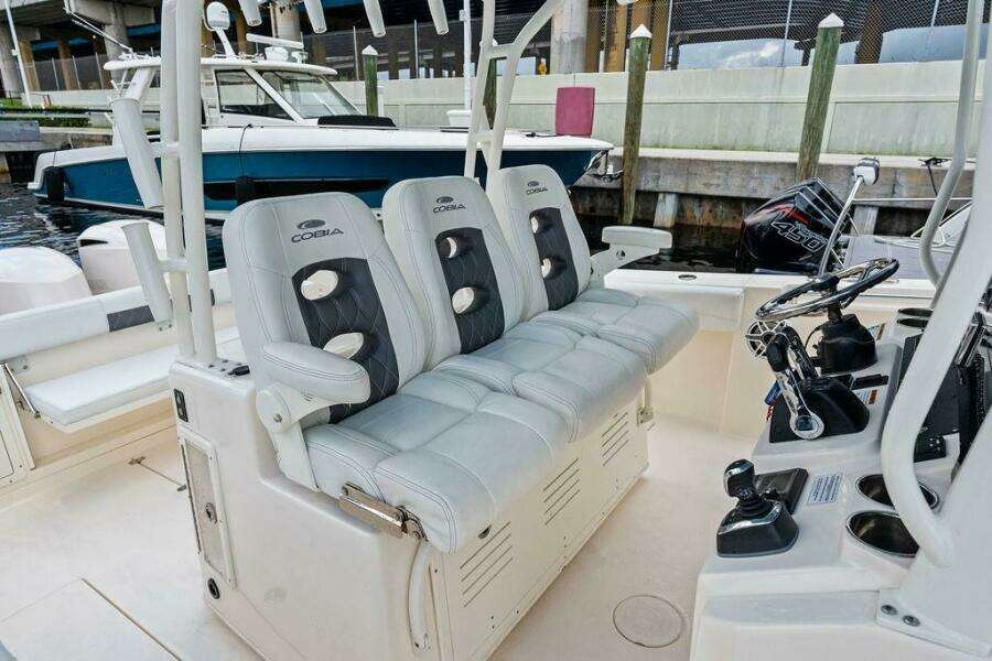 35ft Cobia Yacht For Sale