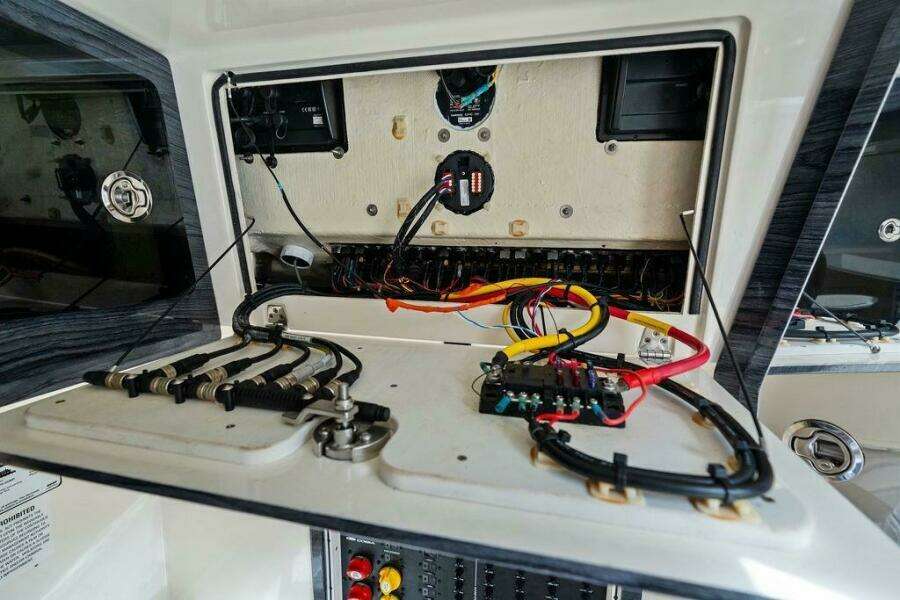 35ft Cobia Yacht For Sale