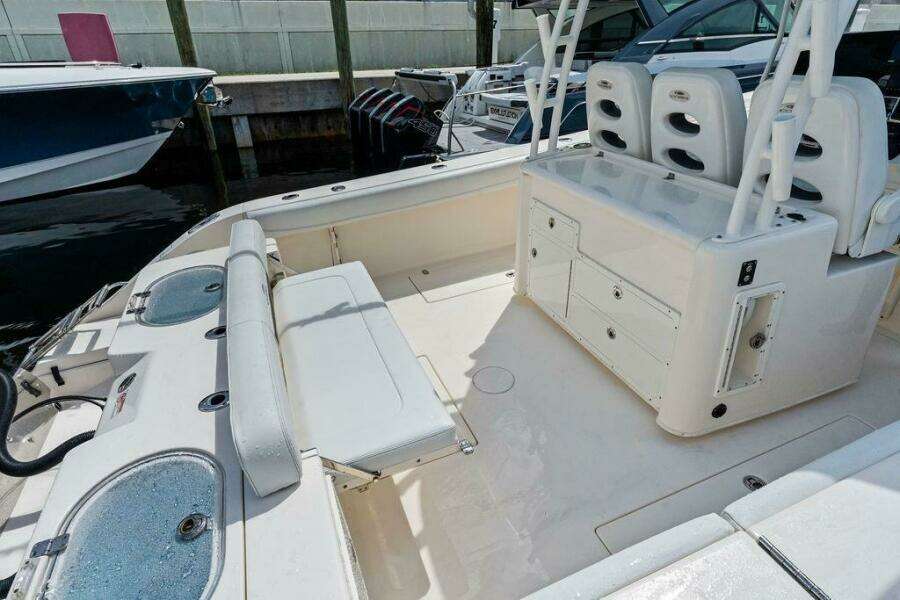 35ft Cobia Yacht For Sale