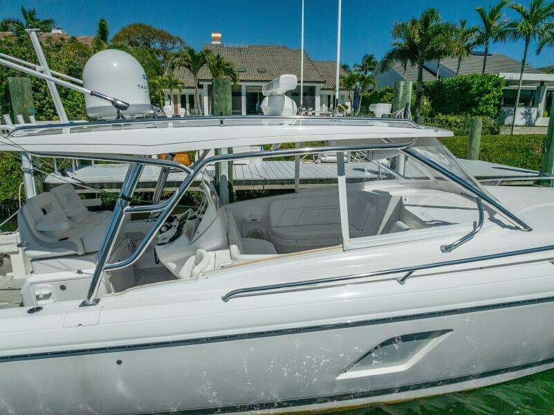 40ft Intrepid Yacht For Sale