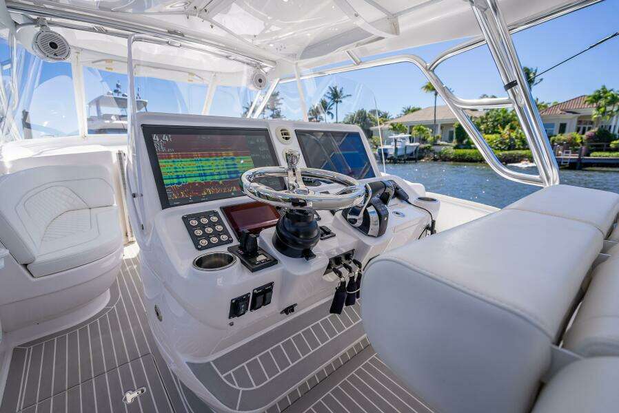 40ft Intrepid Yacht For Sale