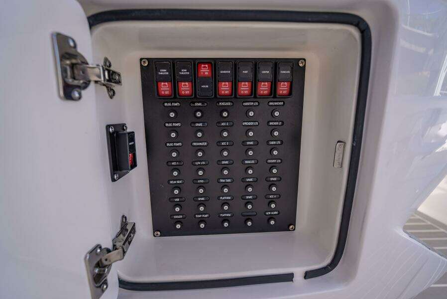 40ft Intrepid Yacht For Sale