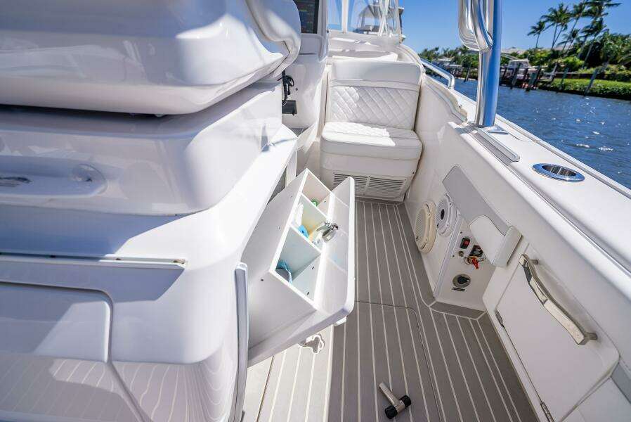 40ft Intrepid Yacht For Sale