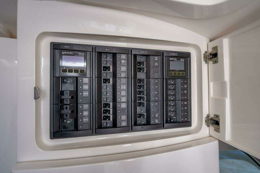 40ft Intrepid Yacht For Sale