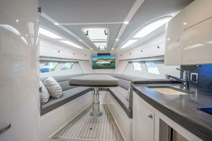 40ft Intrepid Yacht For Sale