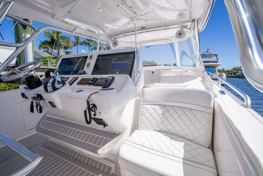 40ft Intrepid Yacht For Sale