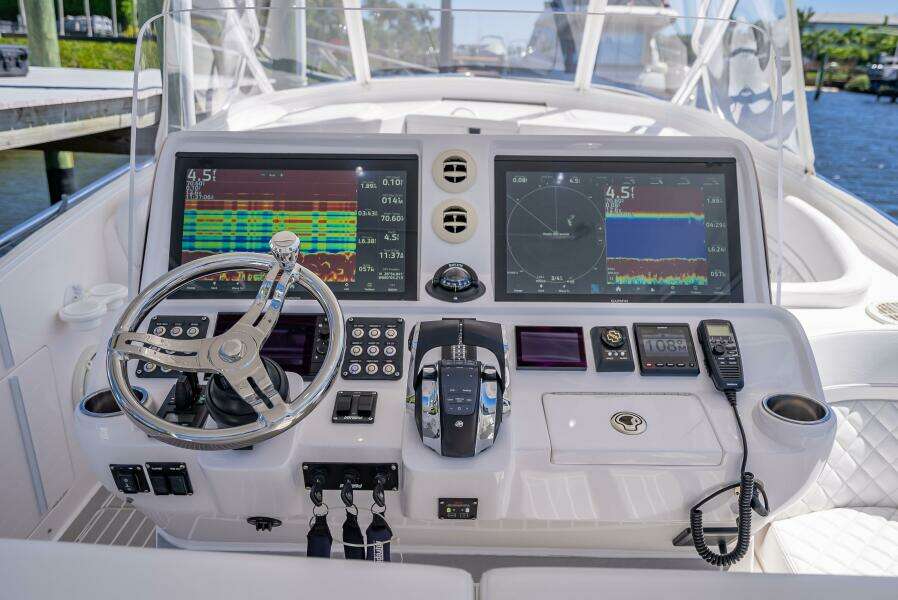 40ft Intrepid Yacht For Sale