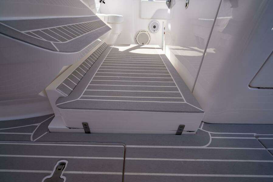 40ft Intrepid Yacht For Sale