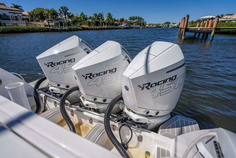 40ft Intrepid Yacht For Sale
