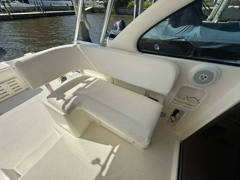 35ft Pursuit Yacht For Sale
