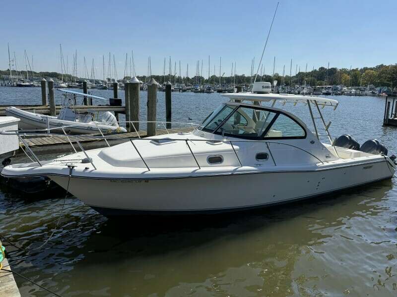 35ft Pursuit Yacht For Sale