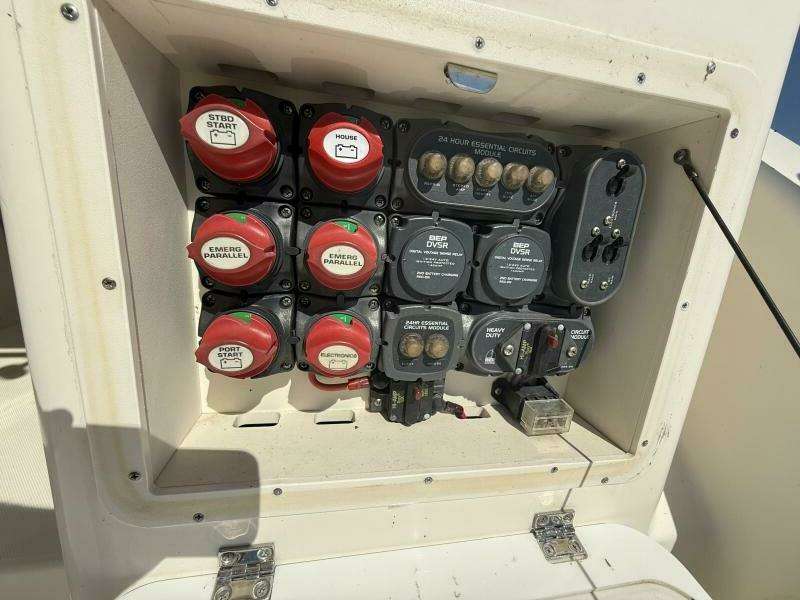 35ft Pursuit Yacht For Sale