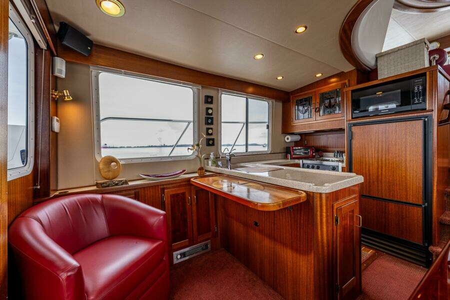 Big Red 41ft American Tug Yacht For Sale