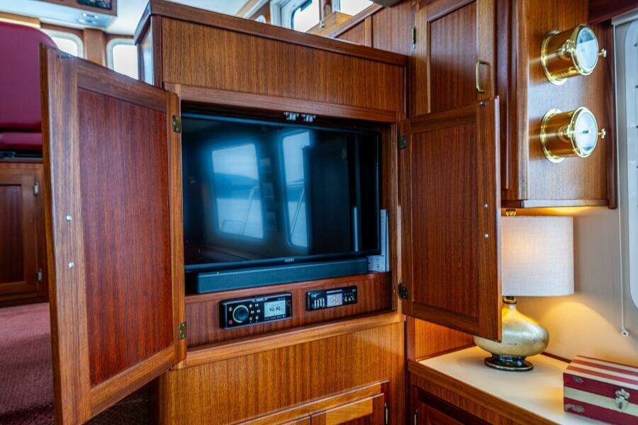 Big Red 41ft American Tug Yacht For Sale