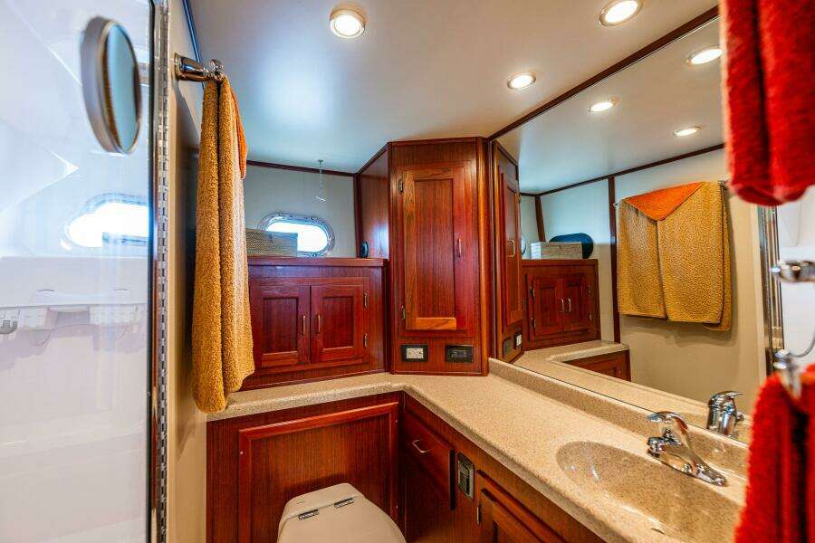 Big Red 41ft American Tug Yacht For Sale