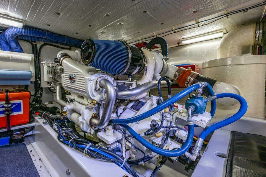 Big Red 41ft American Tug Yacht For Sale