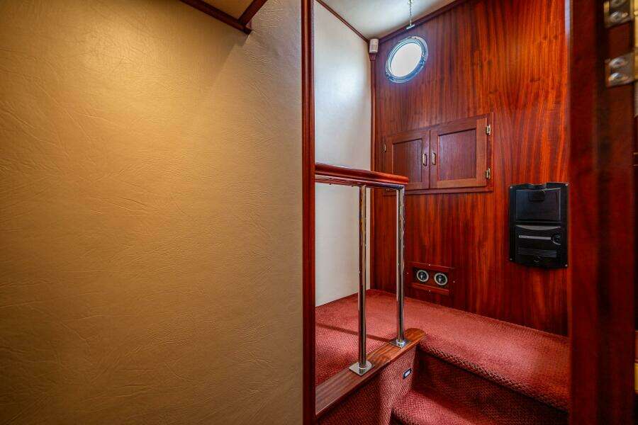 Big Red 41ft American Tug Yacht For Sale