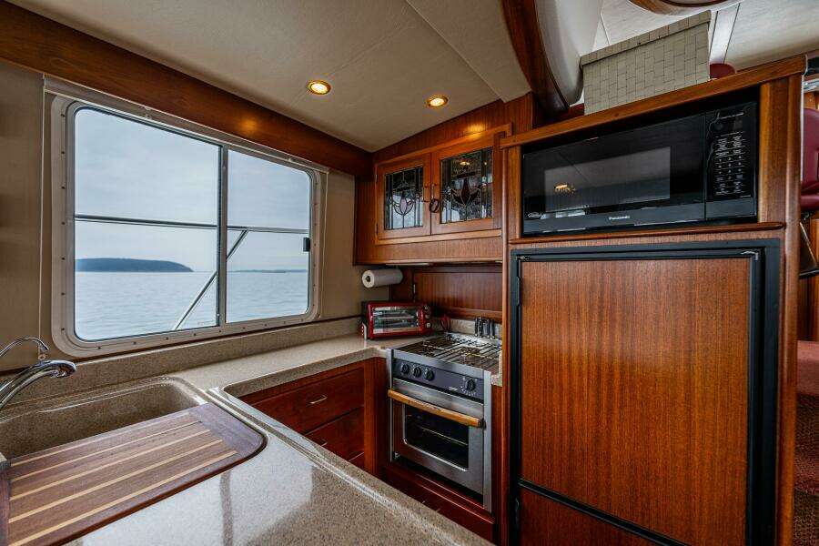 Big Red 41ft American Tug Yacht For Sale
