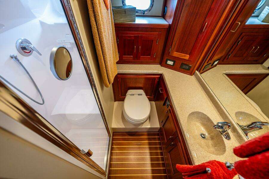 Big Red 41ft American Tug Yacht For Sale