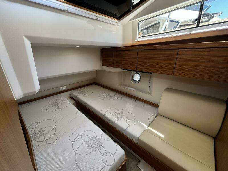40ft Greenline Yacht For Sale