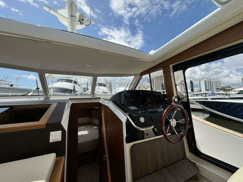 40ft Greenline Yacht For Sale