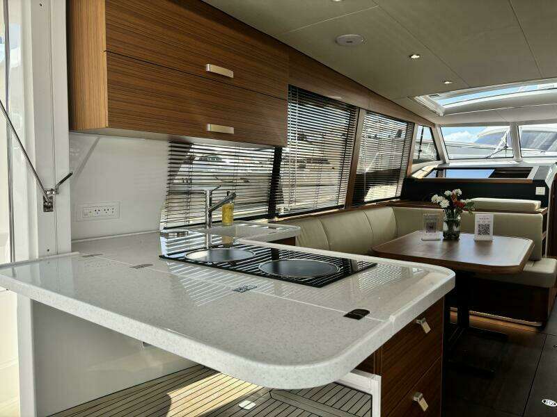 40ft Greenline Yacht For Sale