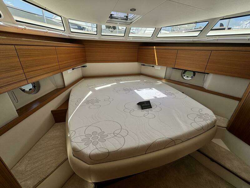 40ft Greenline Yacht For Sale