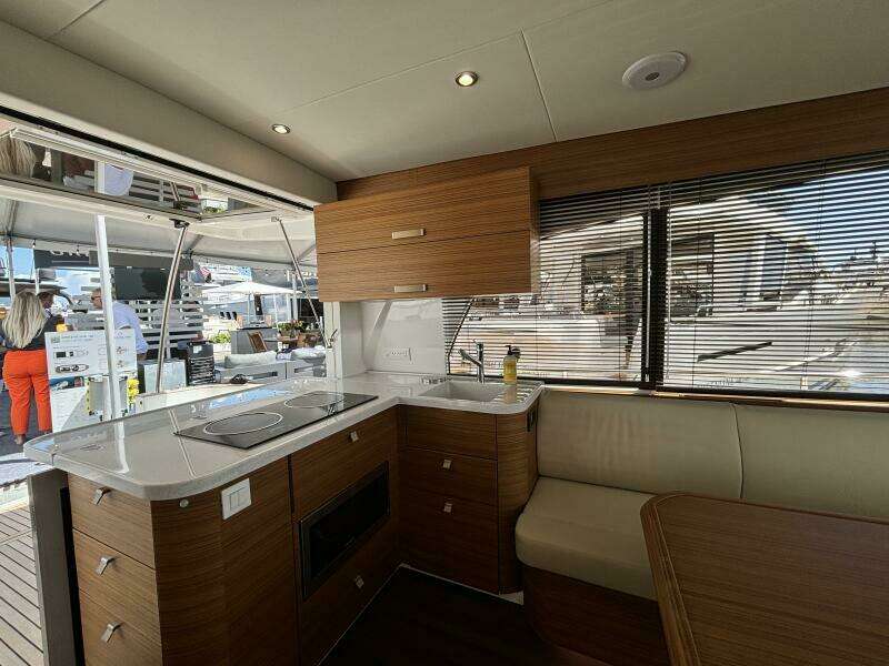40ft Greenline Yacht For Sale