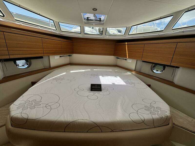40ft Greenline Yacht For Sale