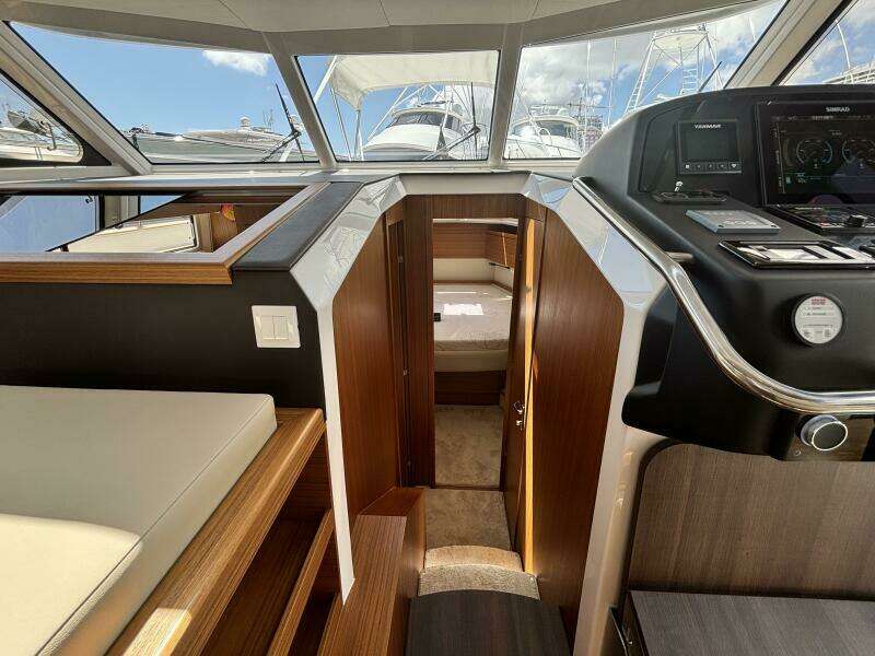 40ft Greenline Yacht For Sale